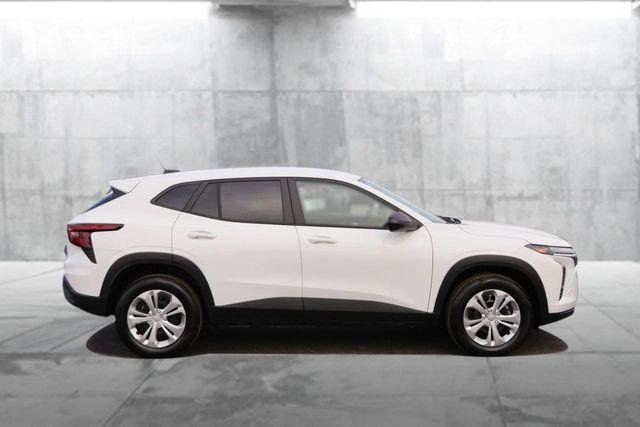 Used 2025 Chevrolet Trax LS image 5