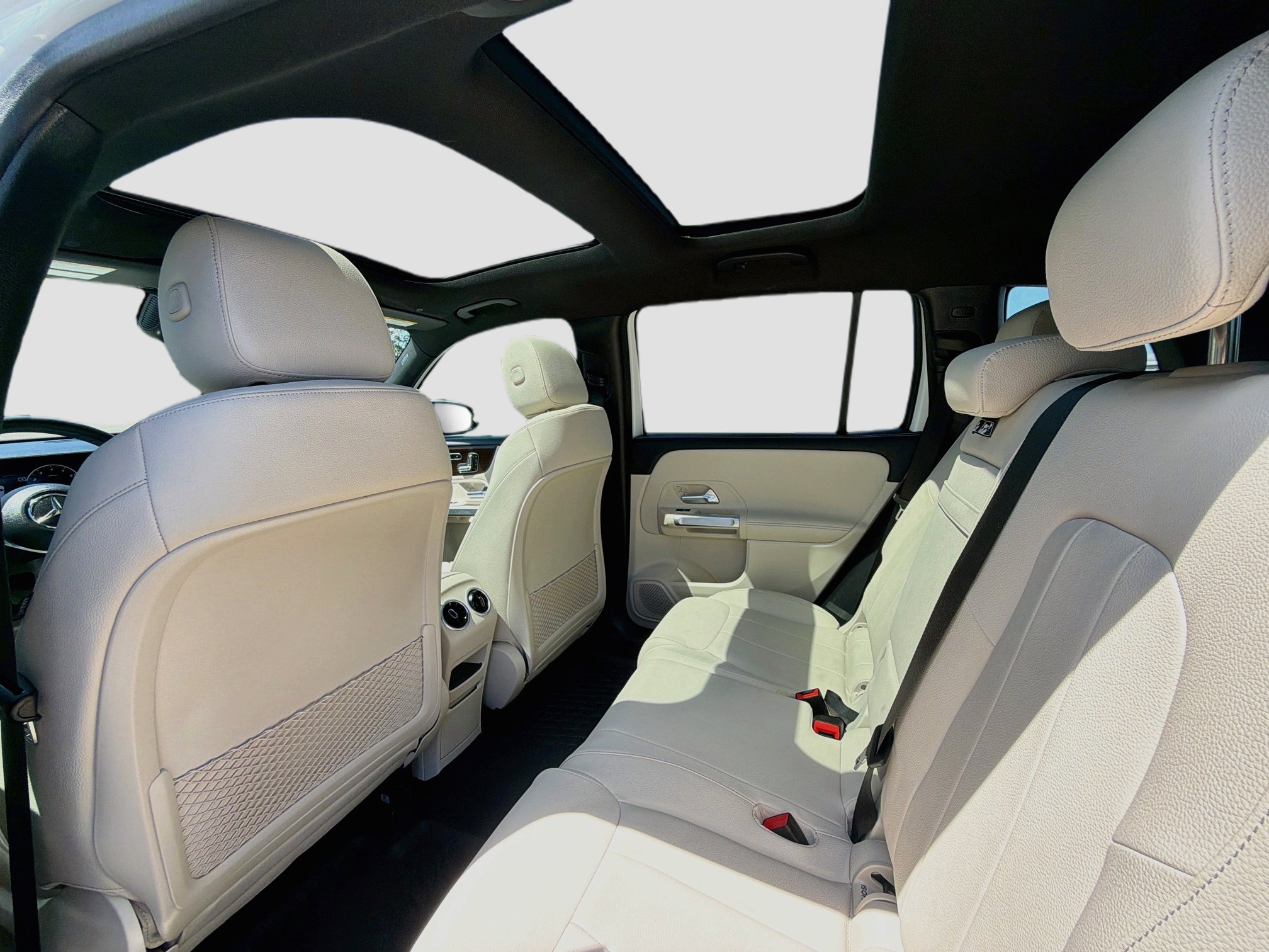 Used 2025 Mercedes-Benz GLB 250 image 24