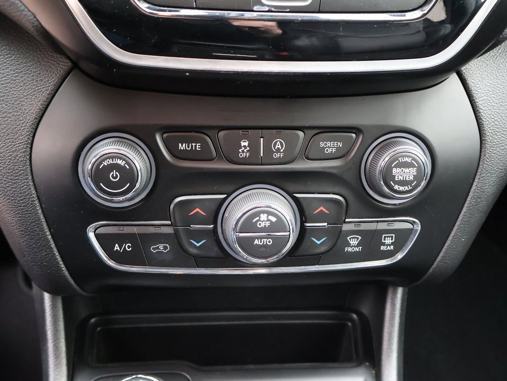 Used 2019 Jeep Cherokee Limited w/ Luxury Group image 31