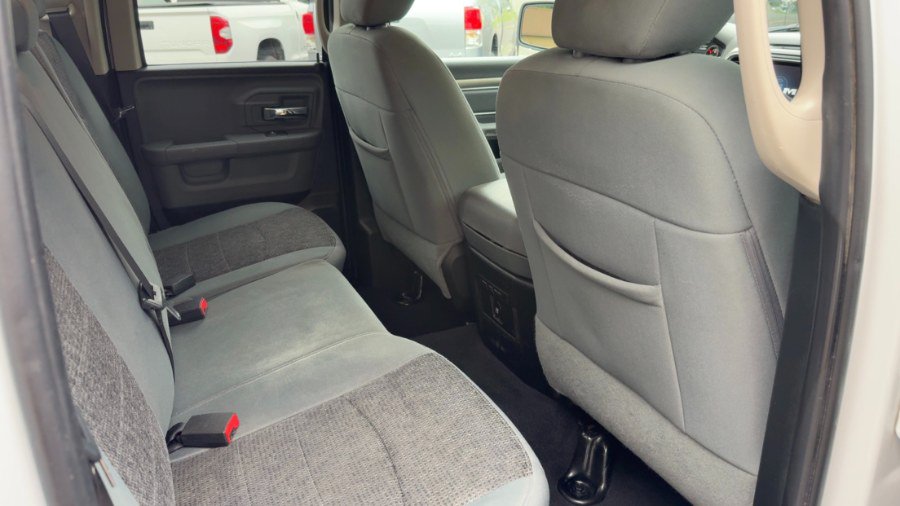 Used 2018 RAM 1500 SLT AWD/4WD image 12