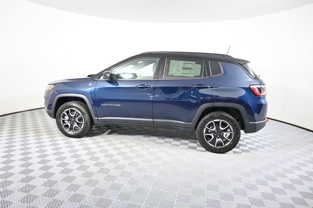 New 2026 Jeep Compass Trailhawk w/ Sun, Sound & Navigation Group AWD/4WD image 3