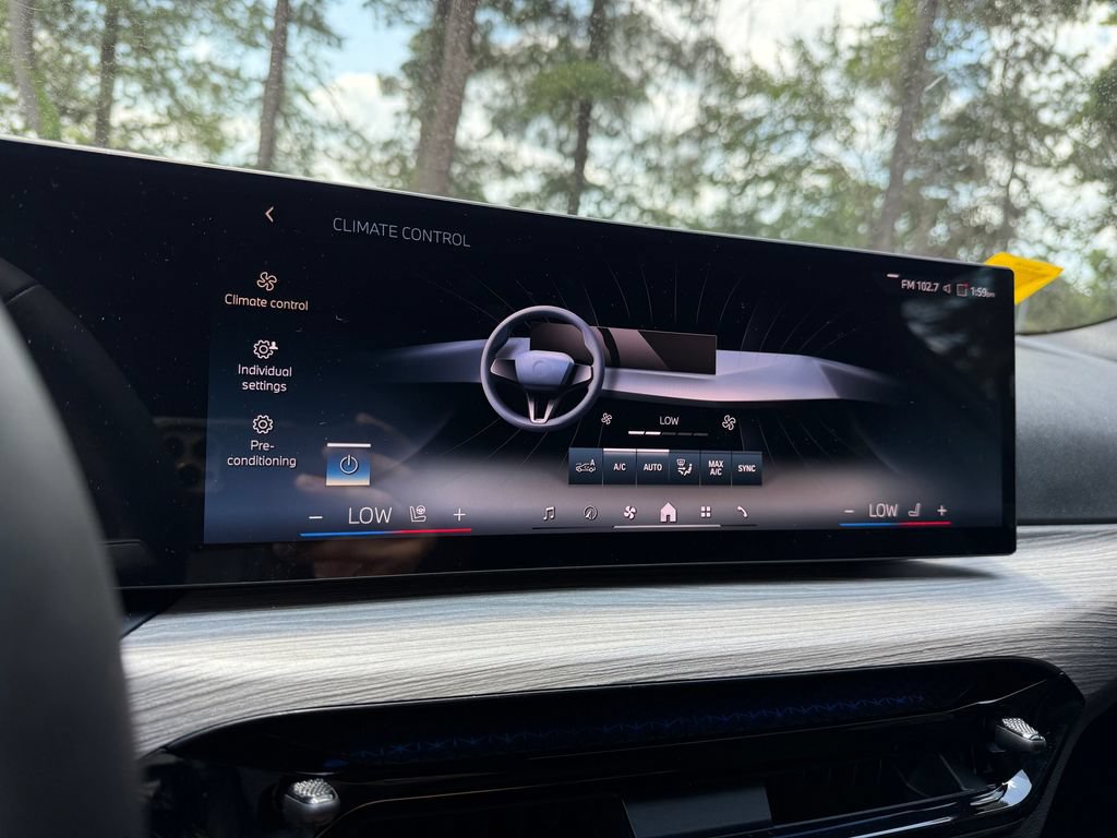 Used 2025 BMW i4 eDrive40 w/ Premium Package RWD image 22