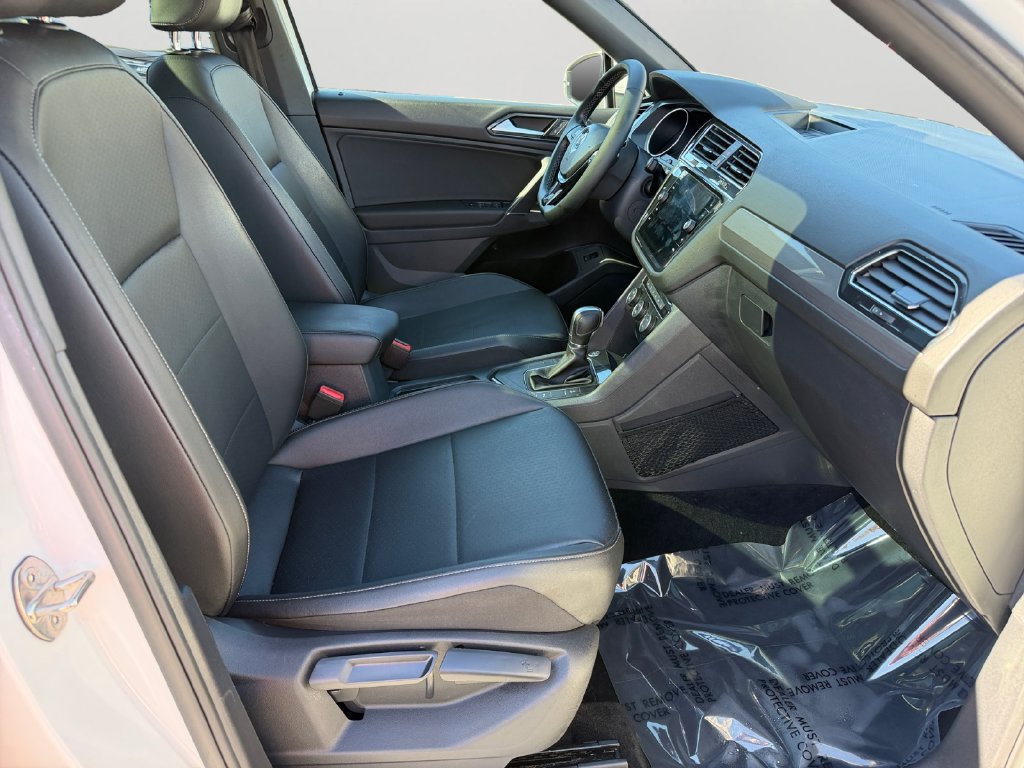 Used 2018 Volkswagen Tiguan SEL FWD image 8