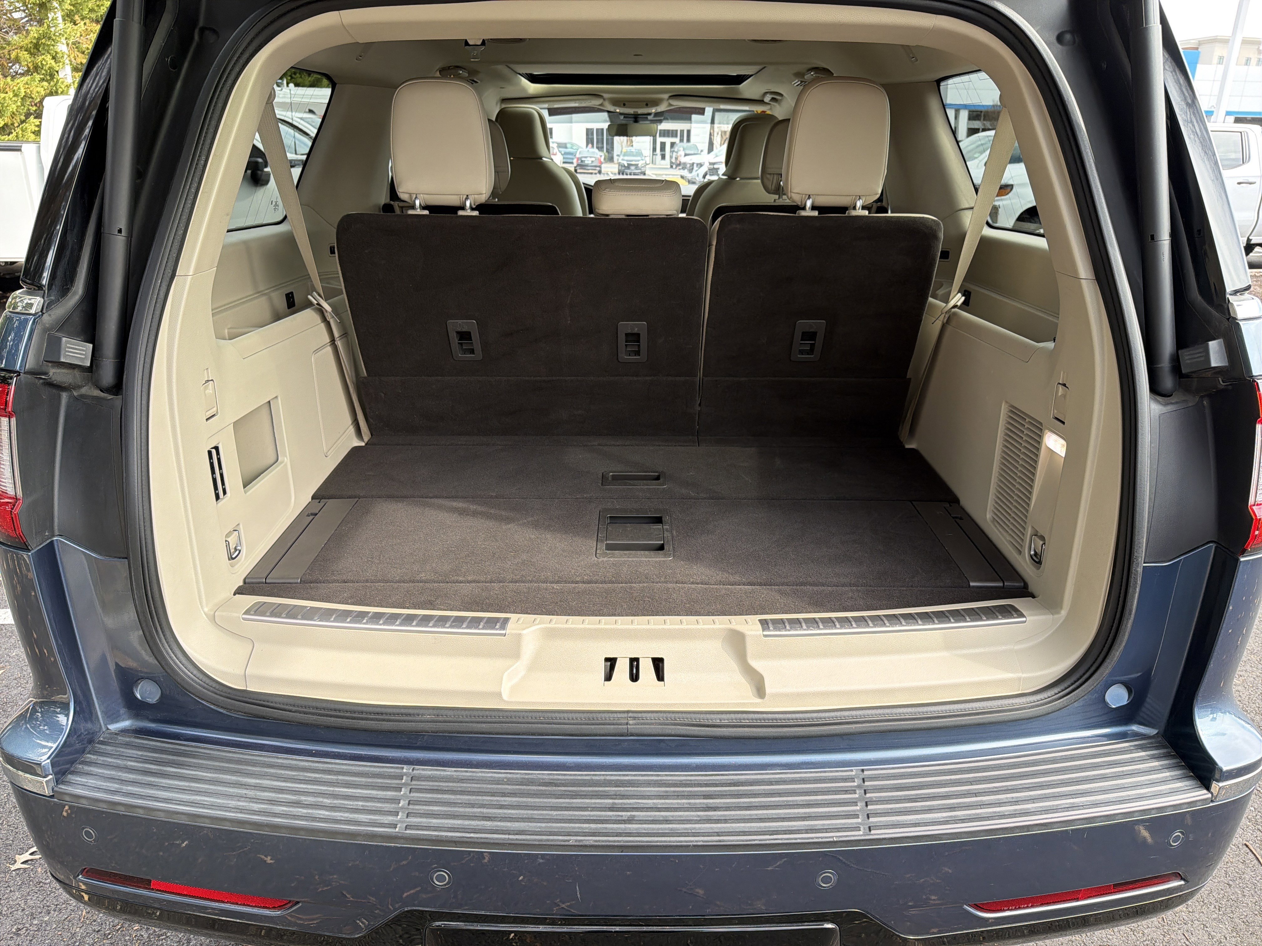 Used 2020 Lincoln Navigator L Reserve w/ Luxury Package image 33