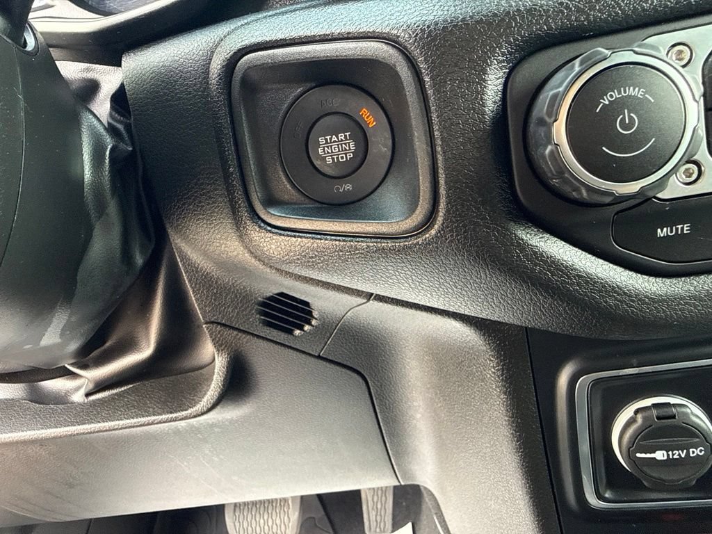 Used 2024 Jeep Wrangler Unlimited AWD/4WD image 25