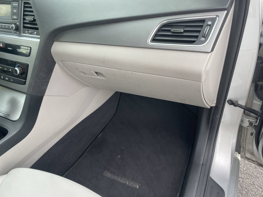 Used 2017 Hyundai Sonata SE FWD image 29