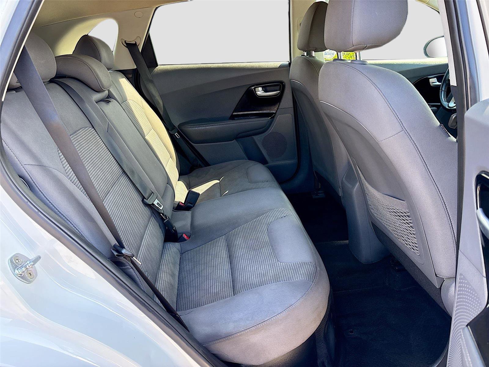 Used 2020 Kia Niro LXS FWD image 24