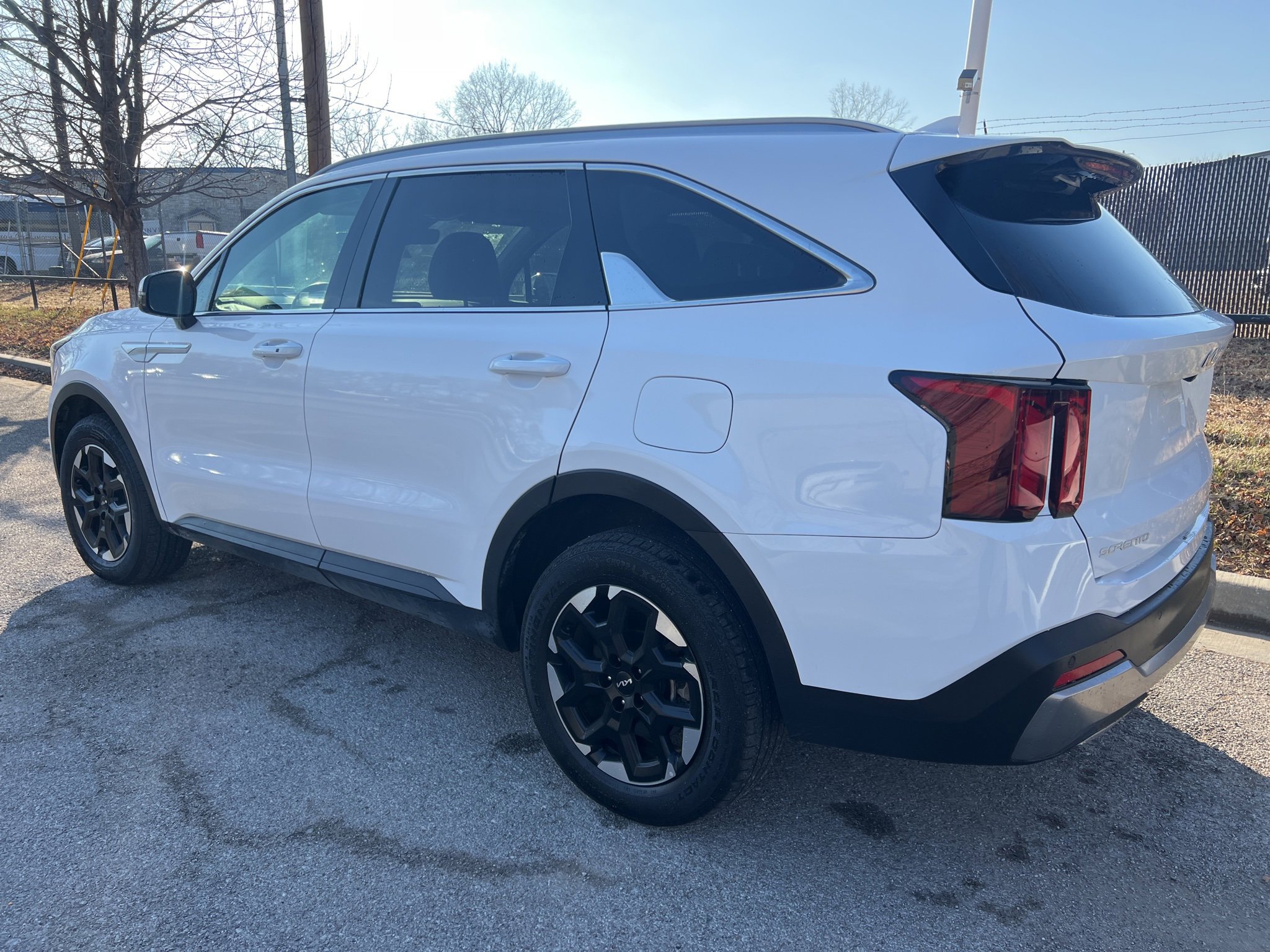 Used 2024 Kia Sorento S image 7