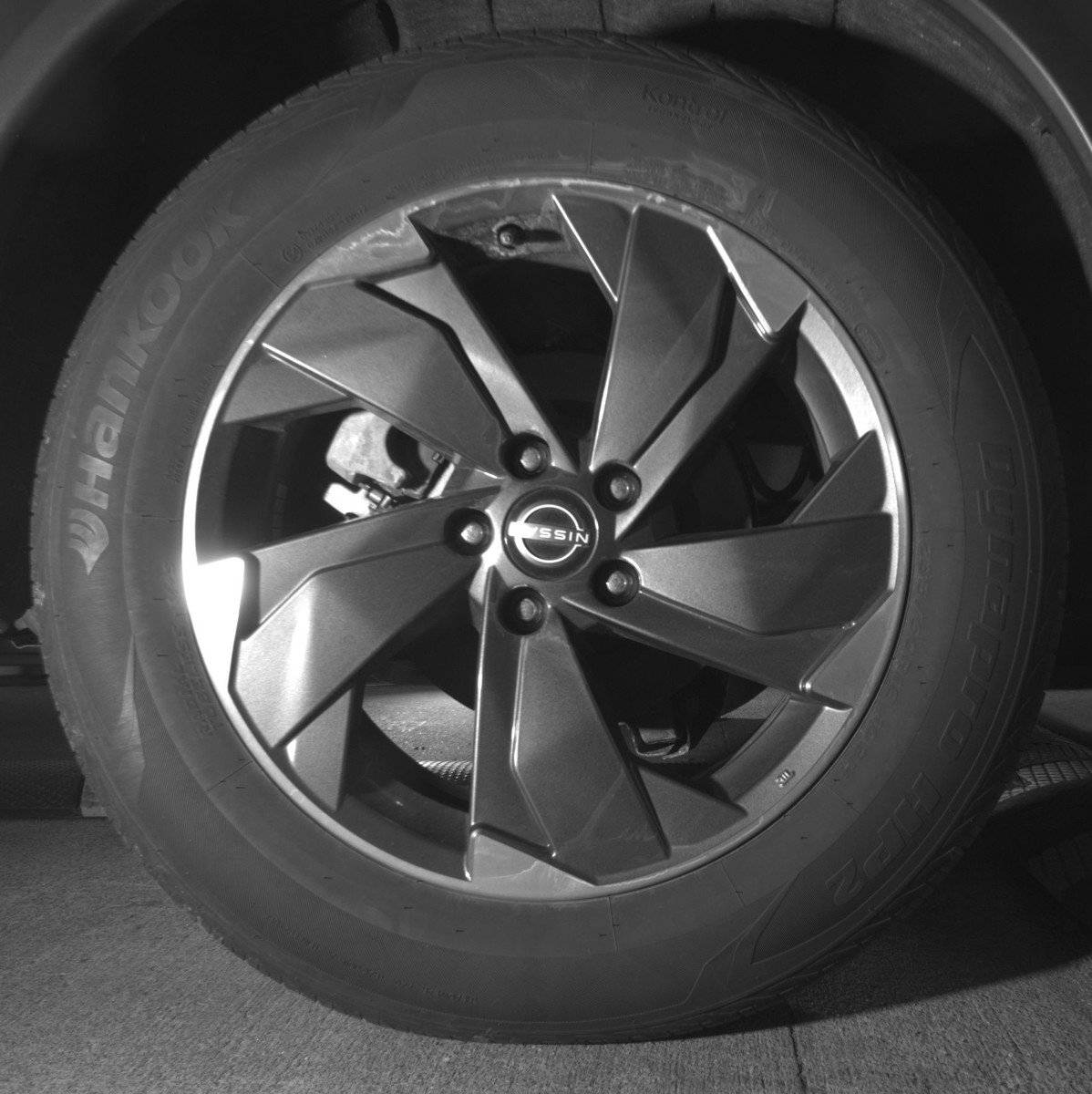 Used 2025 Nissan Rogue SV image 15