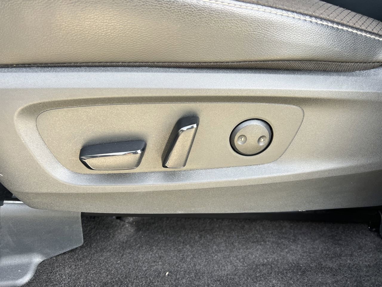 Certified 2024 Nissan Pathfinder SL w/ SL Premium Package image 22