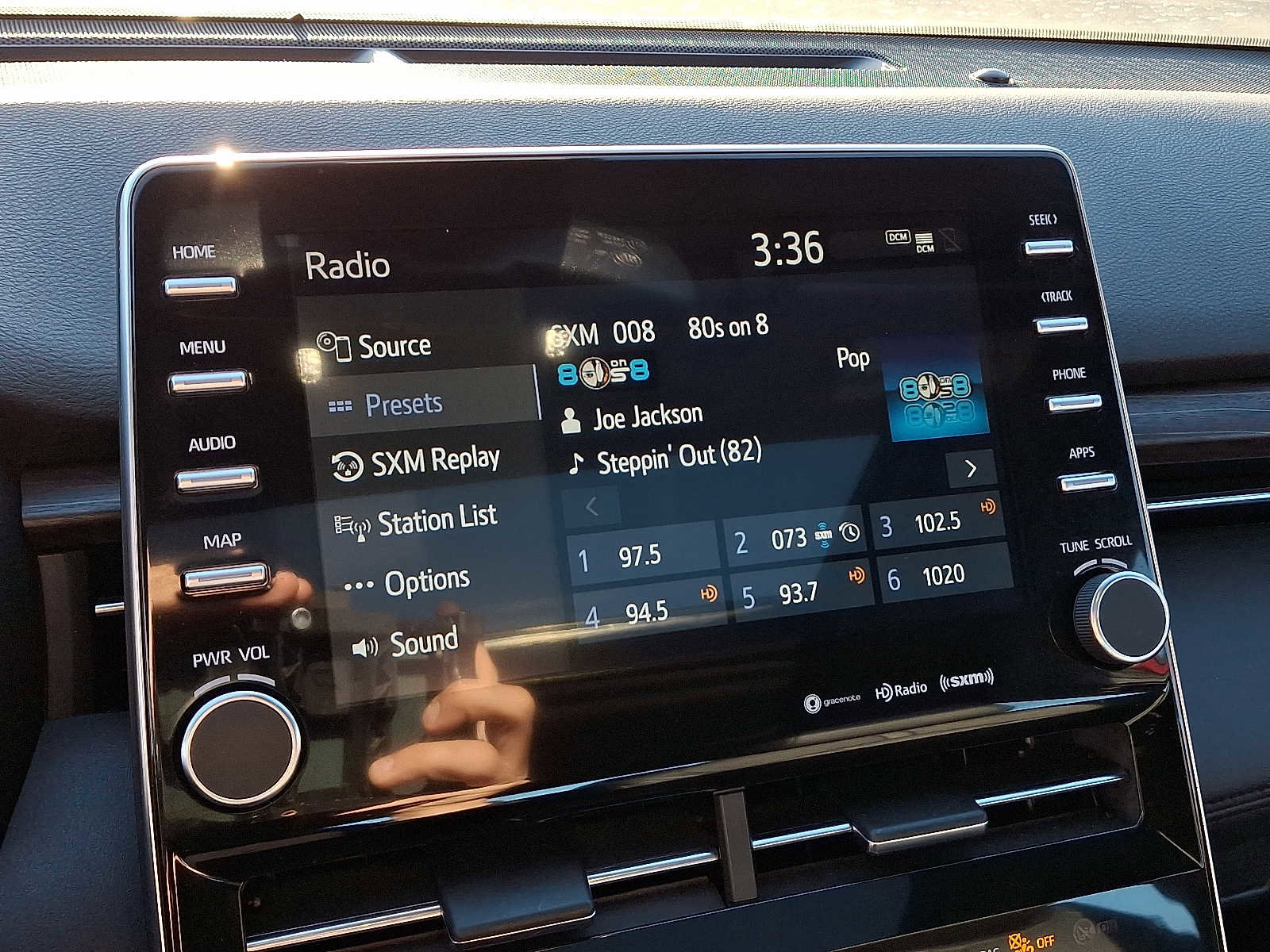 Used 2021 Toyota Avalon XLE w/ Moonroof Package image 19