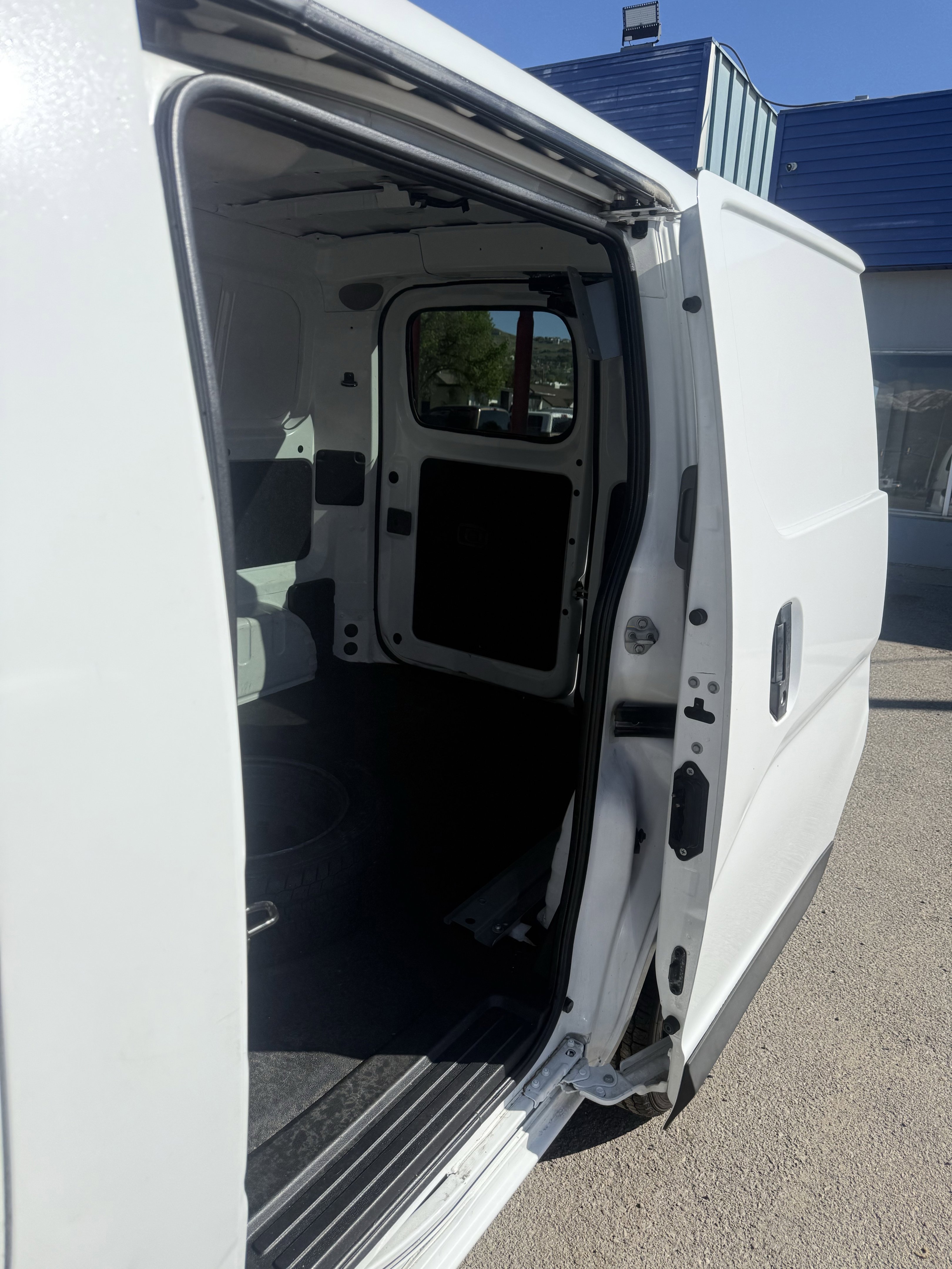 Used 2020 Nissan NV200 S FWD image 15