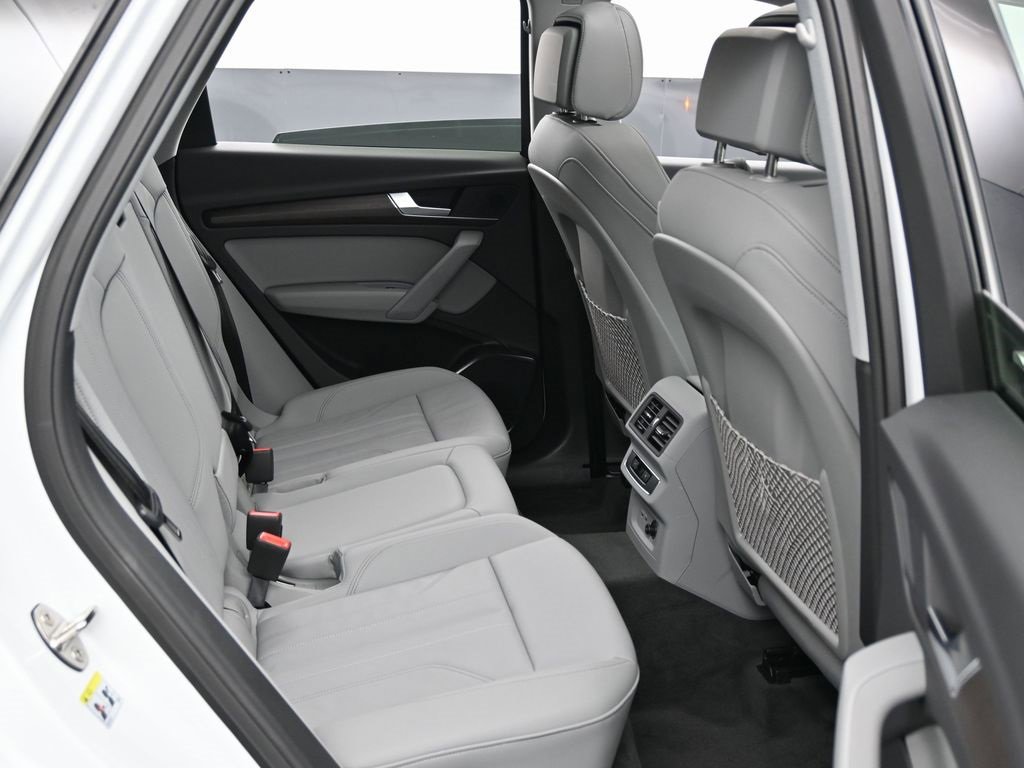 Used 2024 Audi Q5 2.0T Premium w/ Convenience Package image 32
