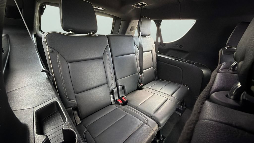 Certified 2025 Chevrolet Suburban Premier AWD/4WD image 31