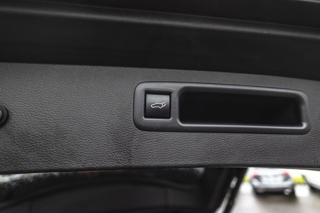 Used 2023 Toyota Highlander XLE image 39