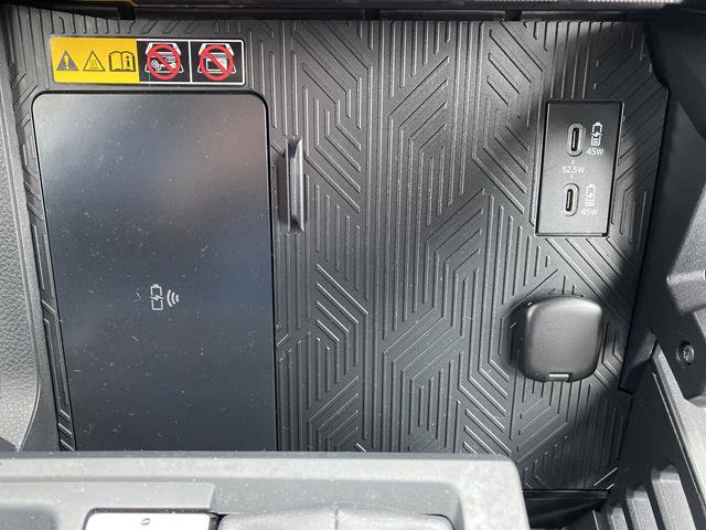 Used 2025 Toyota Tacoma TRD Sport w/ TRD Sport Upgrade Package image 24