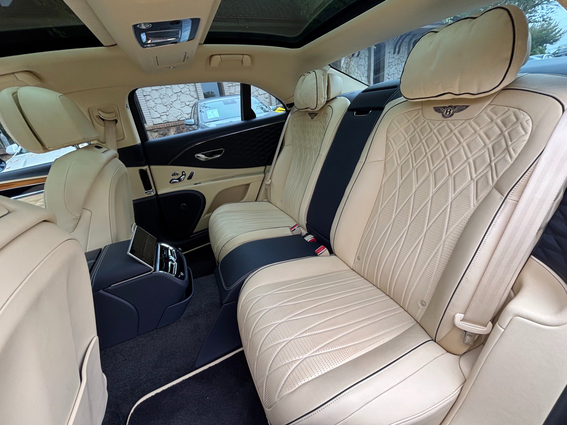 Used 2021 Bentley Flying Spur V8 AWD/4WD image 15