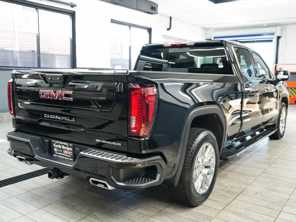 Used 2025 GMC Sierra 1500 Denali AWD/4WD image 8