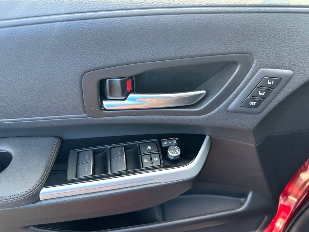 New 2026 Toyota Sienna Limited AWD/4WD image 8