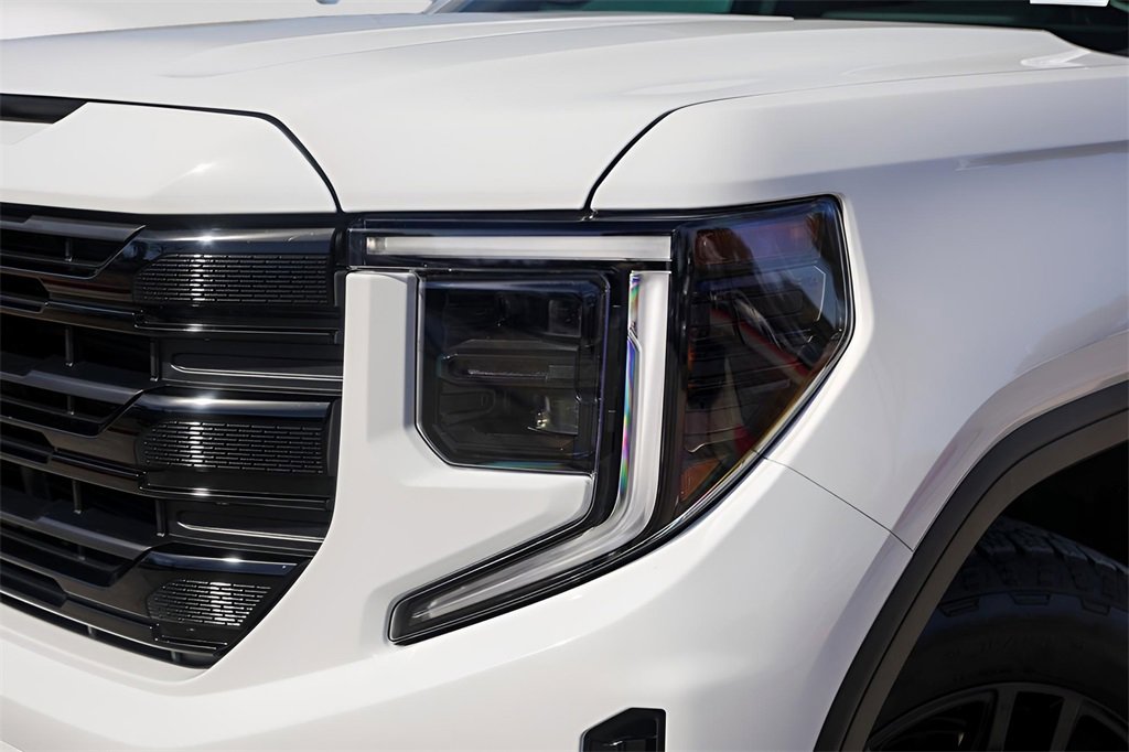 Certified 2025 GMC Sierra 1500 Elevation image 3