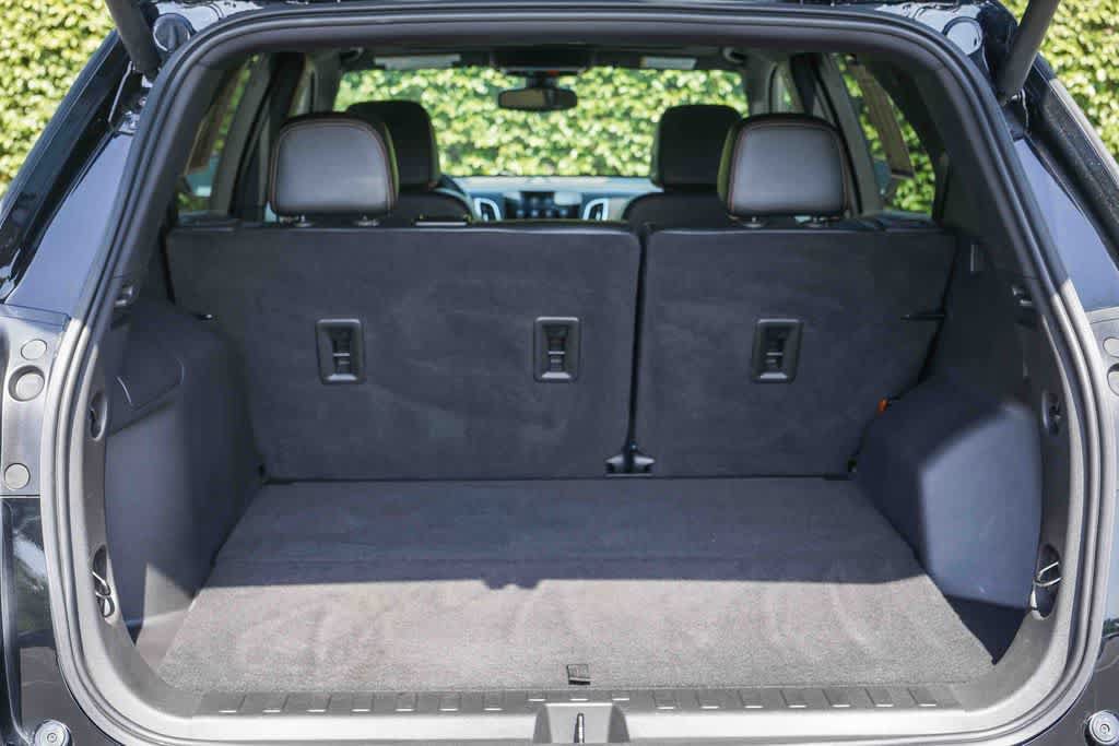 Used 2023 Chevrolet Equinox Premier FWD image 24