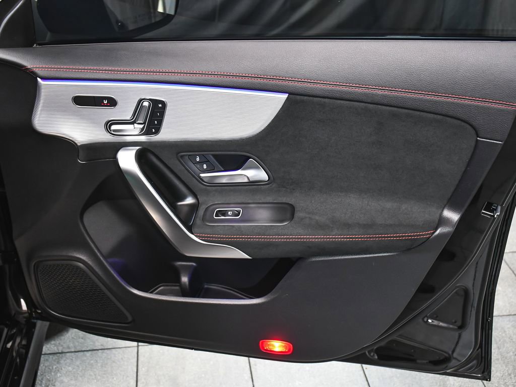 Used 2023 Mercedes-Benz CLA 250 4MATIC image 15