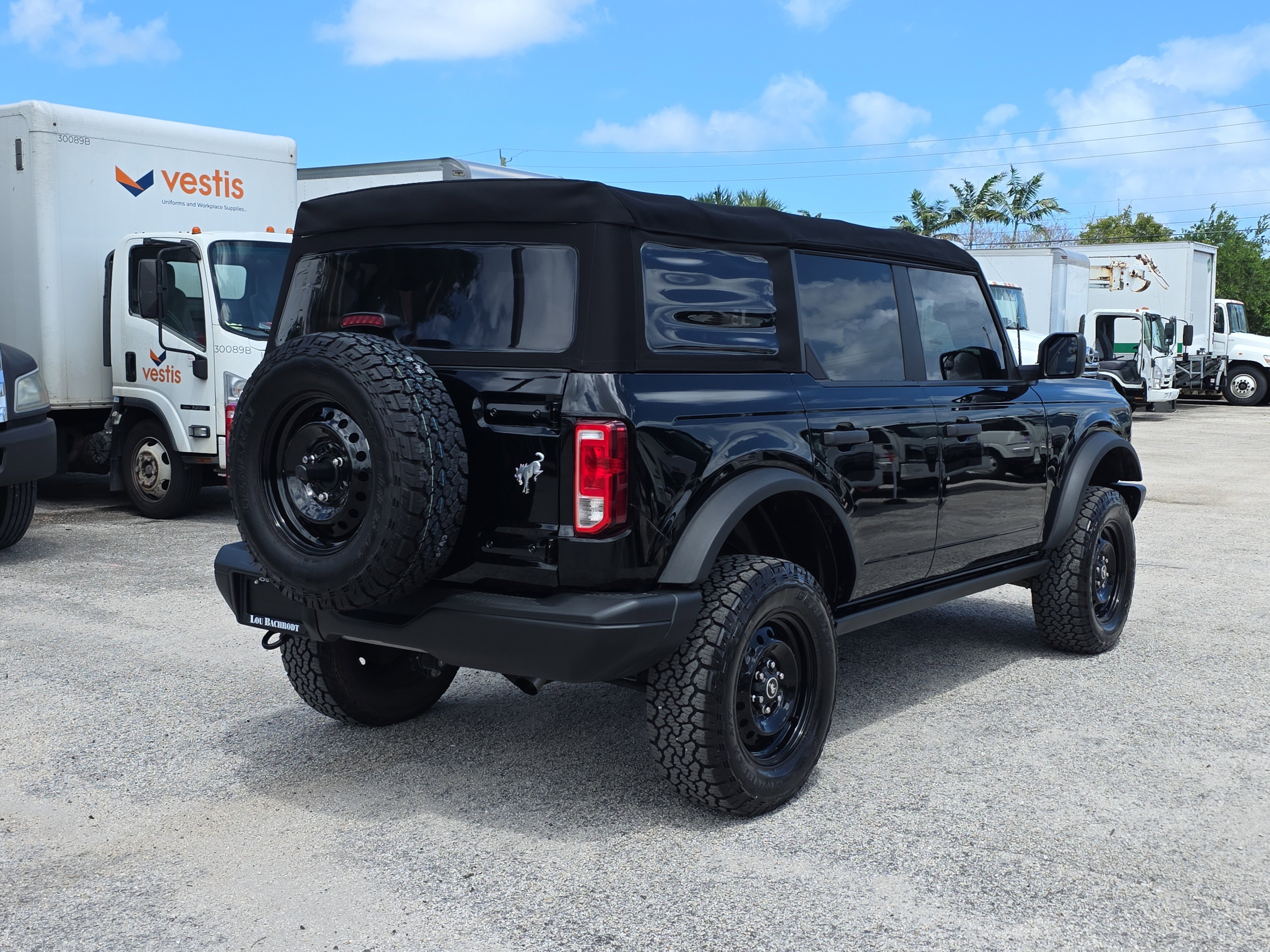 Used 2022 Ford Bronco Black Diamond image 7