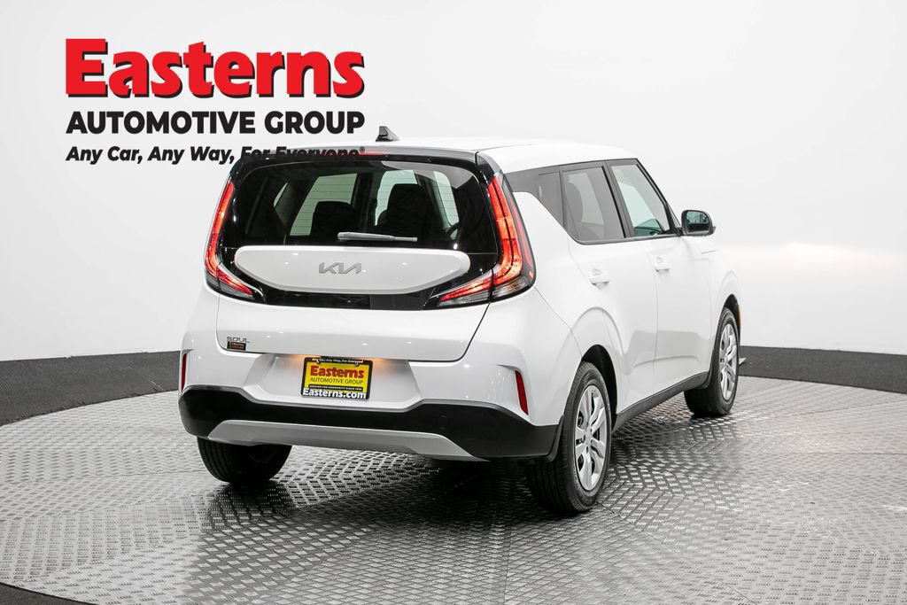 Used 2023 Kia Soul LX FWD image 5