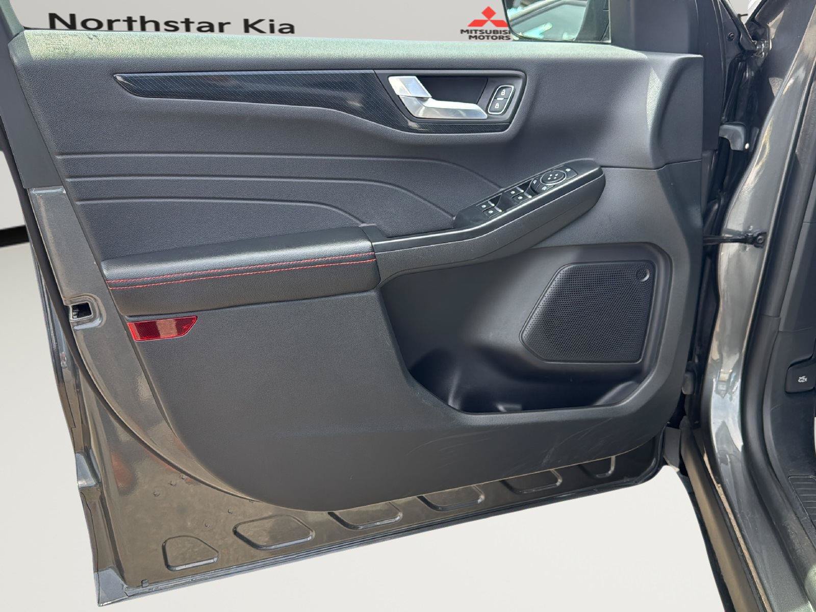 Used 2025 Ford Escape ST-Line FWD image 29