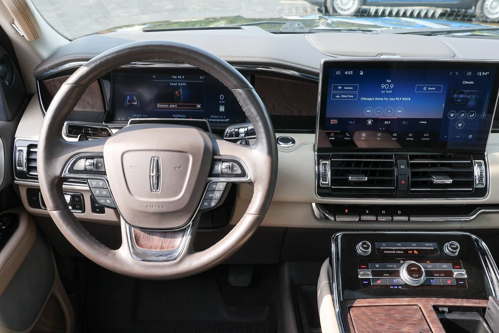 Certified 2022 Lincoln Navigator Reserve AWD/4WD image 8