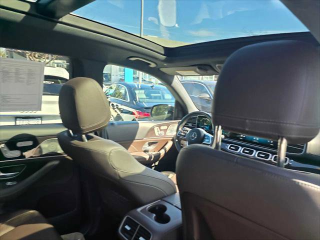 Used 2022 Mercedes-Benz GLS 450 4MATIC image 15