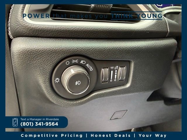 New 2026 Chrysler Pacifica Select w/ S Appearance Package image 12