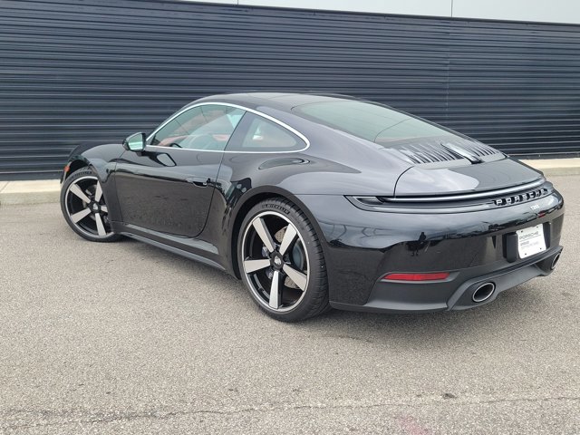 Certified 2025 Porsche 911 Carrera RWD image 7