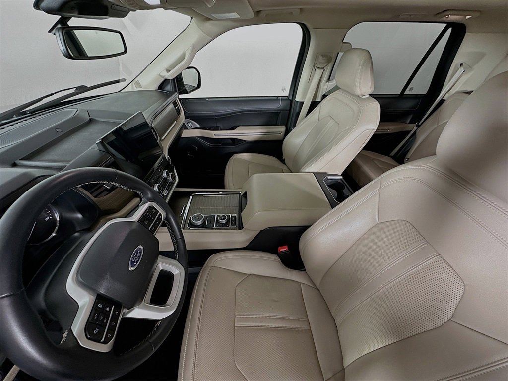 Used 2024 Ford Expedition Limited image 11