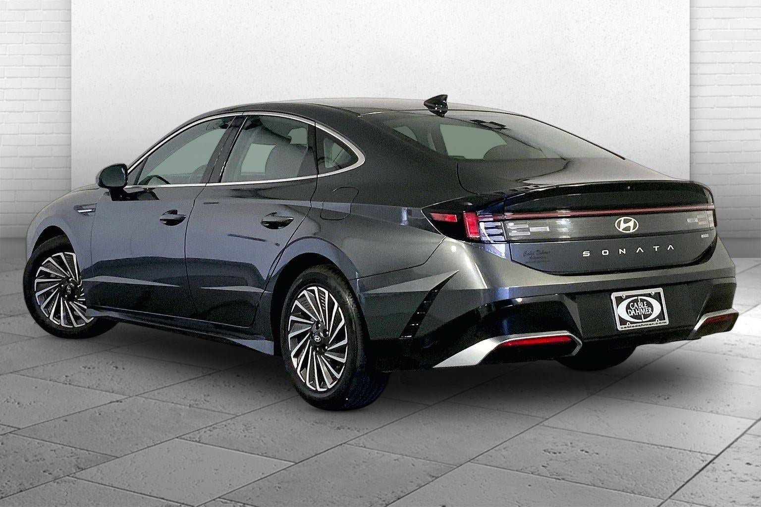 Used 2025 Hyundai Sonata SEL FWD image 11