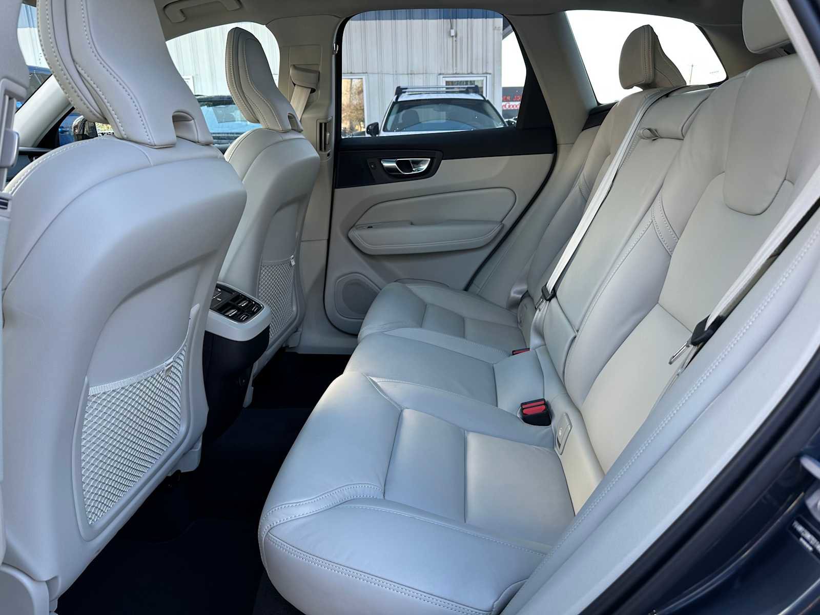 Used 2025 Volvo XC60 B5 Ultra w/ Protection Package Premier image 15