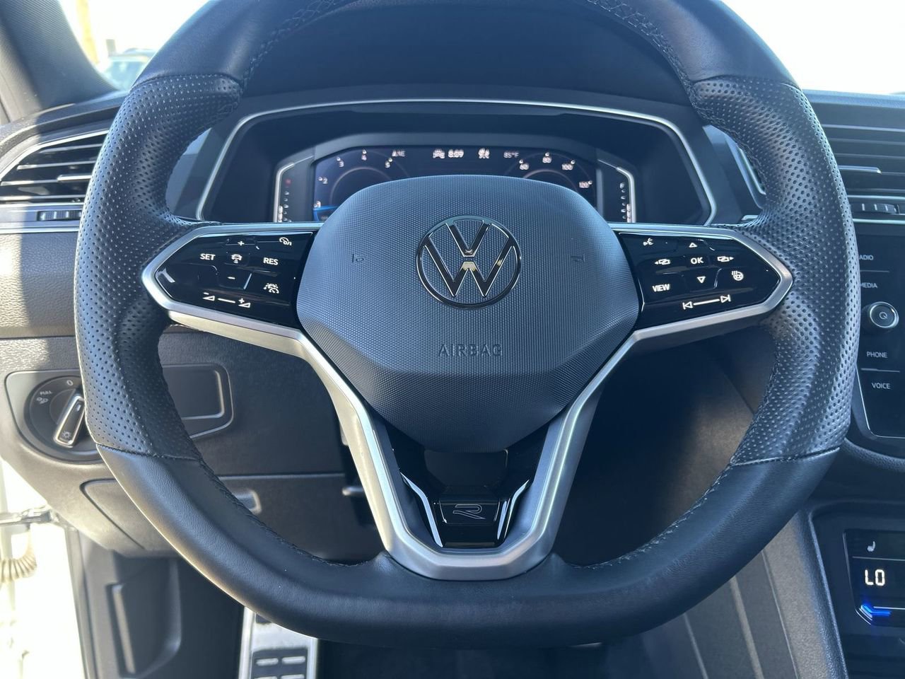 Certified 2023 Volkswagen Tiguan SEL R-Line AWD/4WD image 20