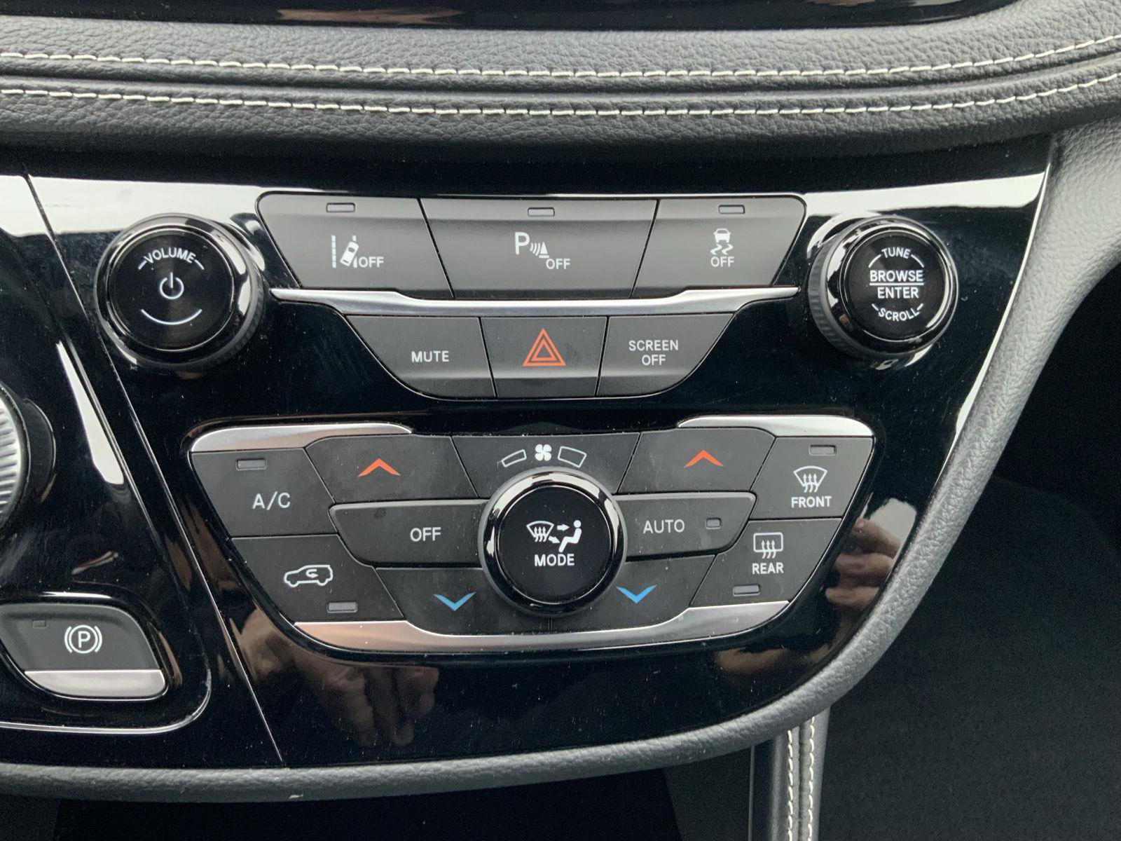 Used 2021 Chrysler Pacifica Limited w/ S Appearance Package image 47