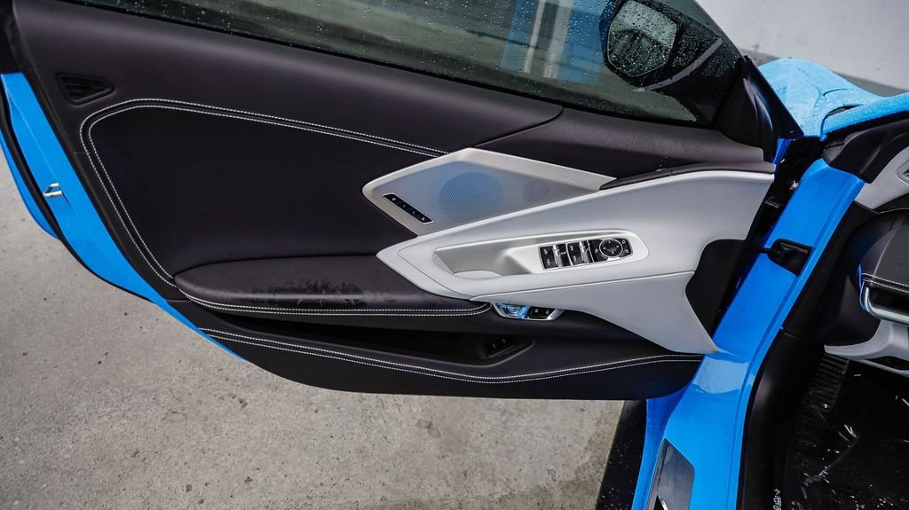 Used 2021 Chevrolet Corvette Stingray Premium Conv w/ Z51 Performance Package image 22