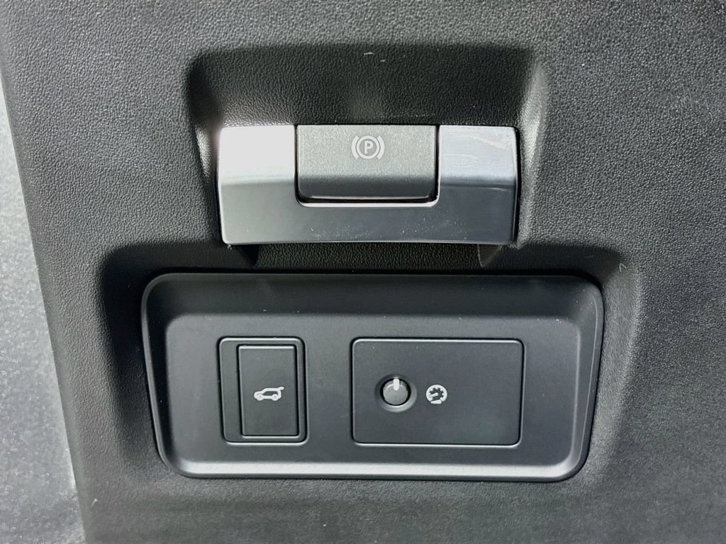 Used 2023 Land Rover Range Rover Evoque S AWD/4WD image 11