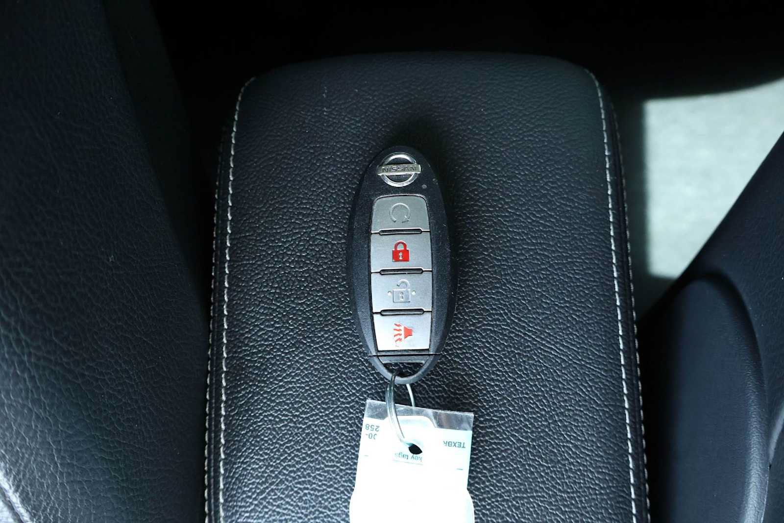 Used 2020 Nissan Kicks SR w/ SR Premium Package FWD image 20