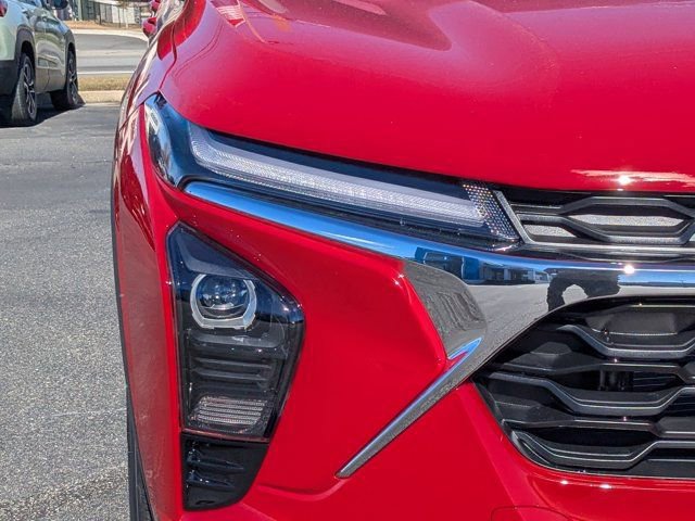 New 2026 Chevrolet Trax LT w/ Driver Confidence Package image 10