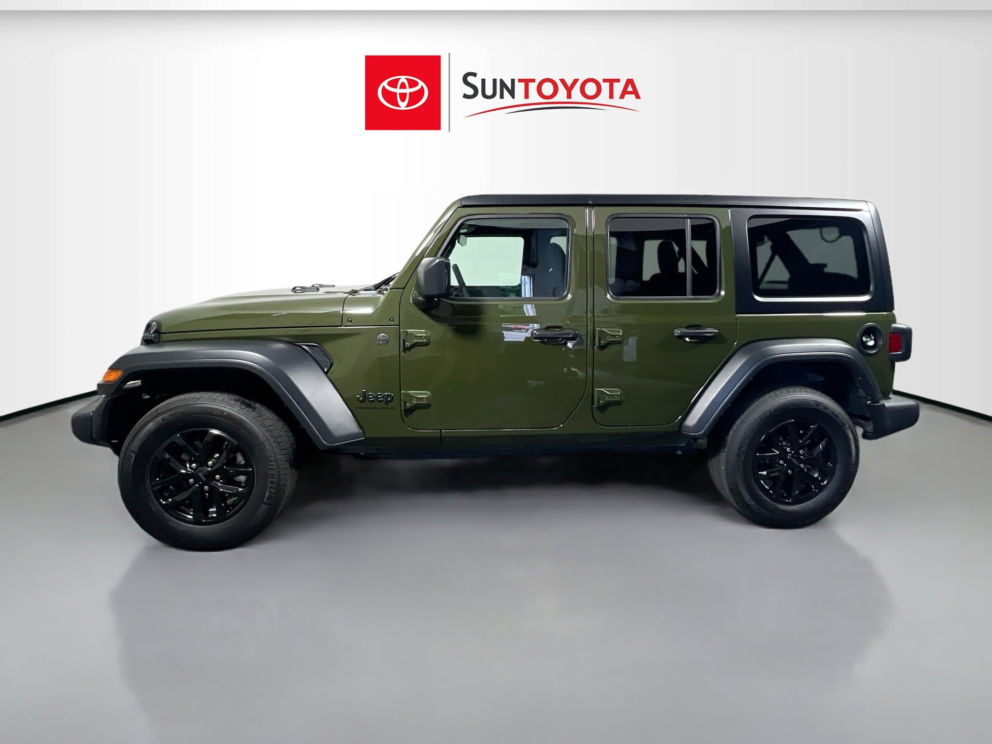 Used 2023 Jeep Wrangler Sport S image 7