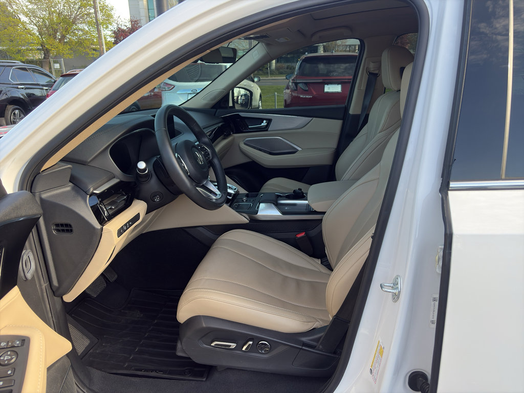 Used 2024 Acura MDX SH-AWD w/ Technology Package image 12