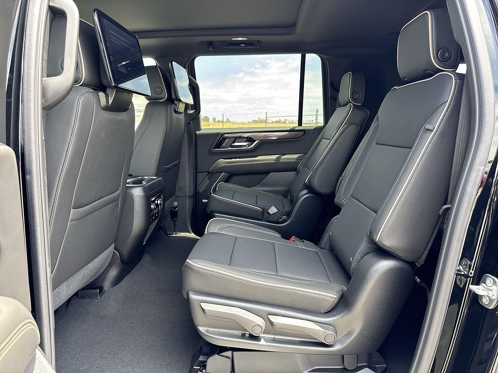 New 2026 GMC Yukon XL Elevation w/ Elevation Premium Package AWD/4WD image 24