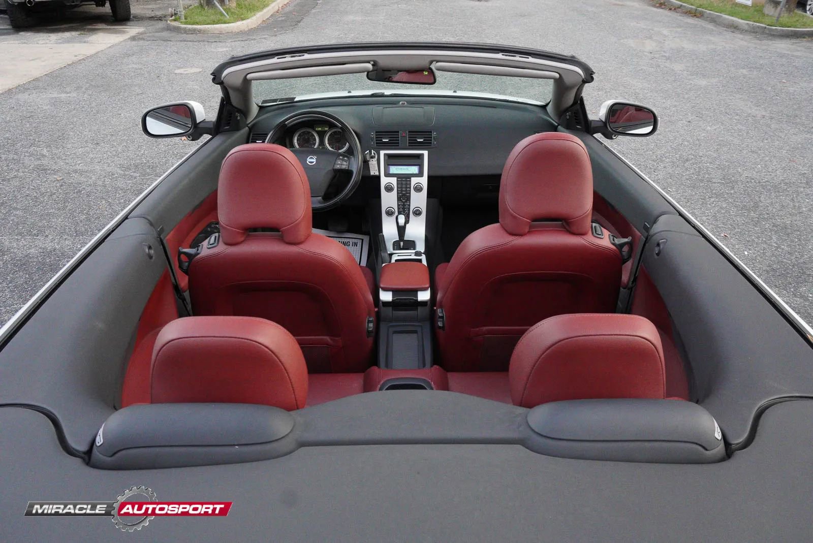 Used 2012 Volvo C70 T5 w/ Dynamic Trim Pkg image 32