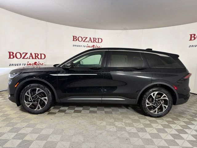 Used 2025 Lincoln Nautilus Premier AWD/4WD image 5