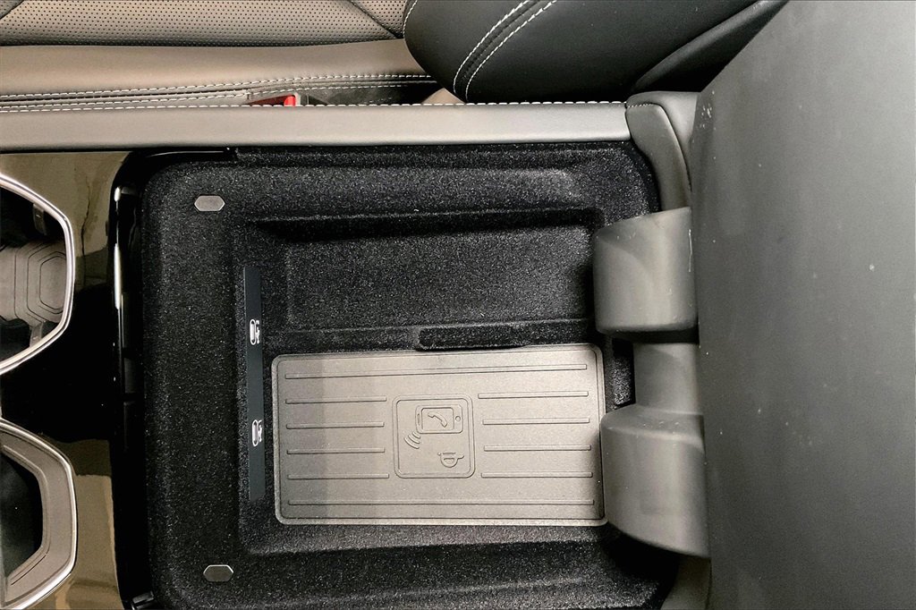 Used 2025 Lamborghini Urus SE image 29