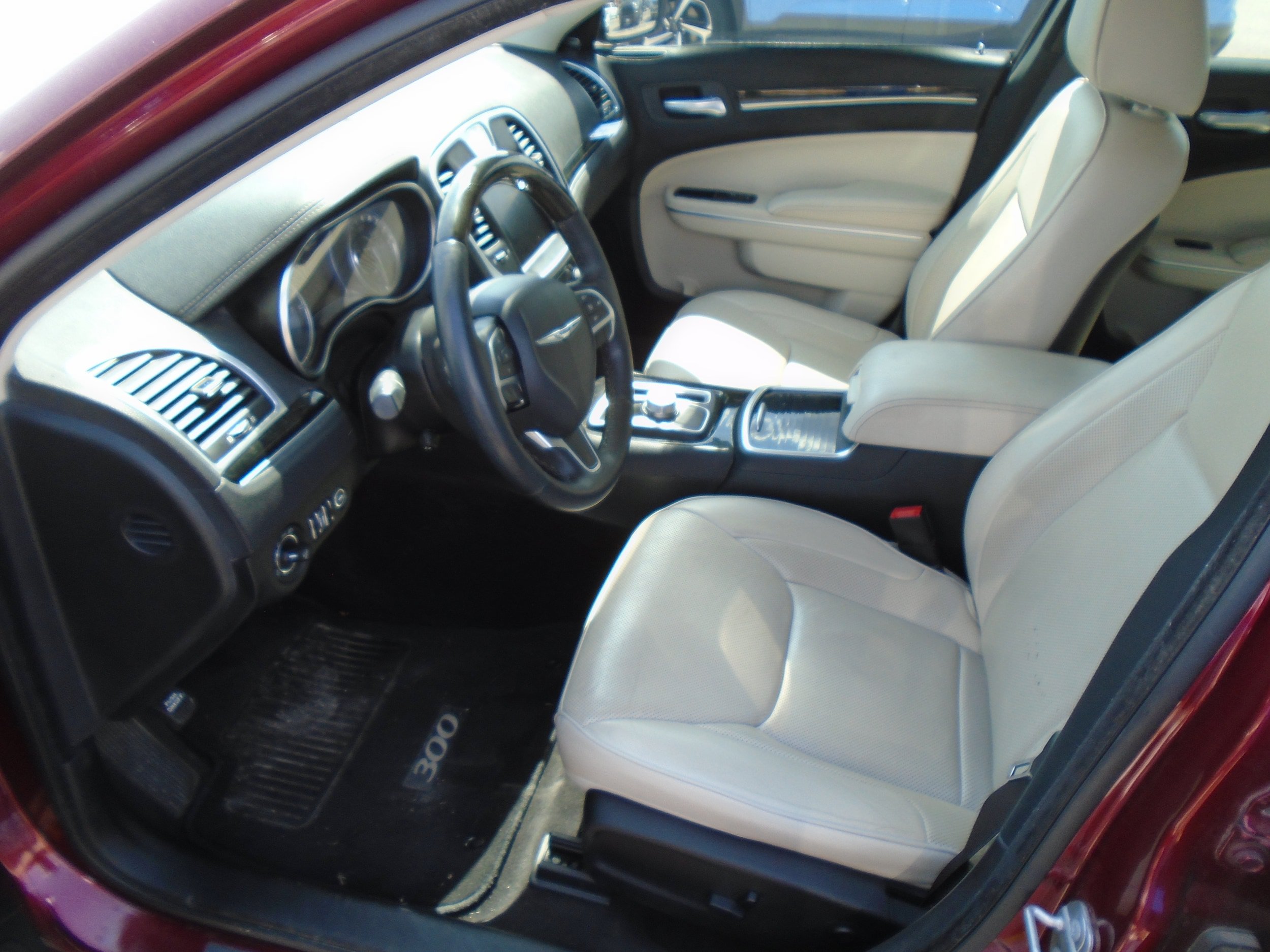 Used 2016 Chrysler 300 C AWD/4WD image 7