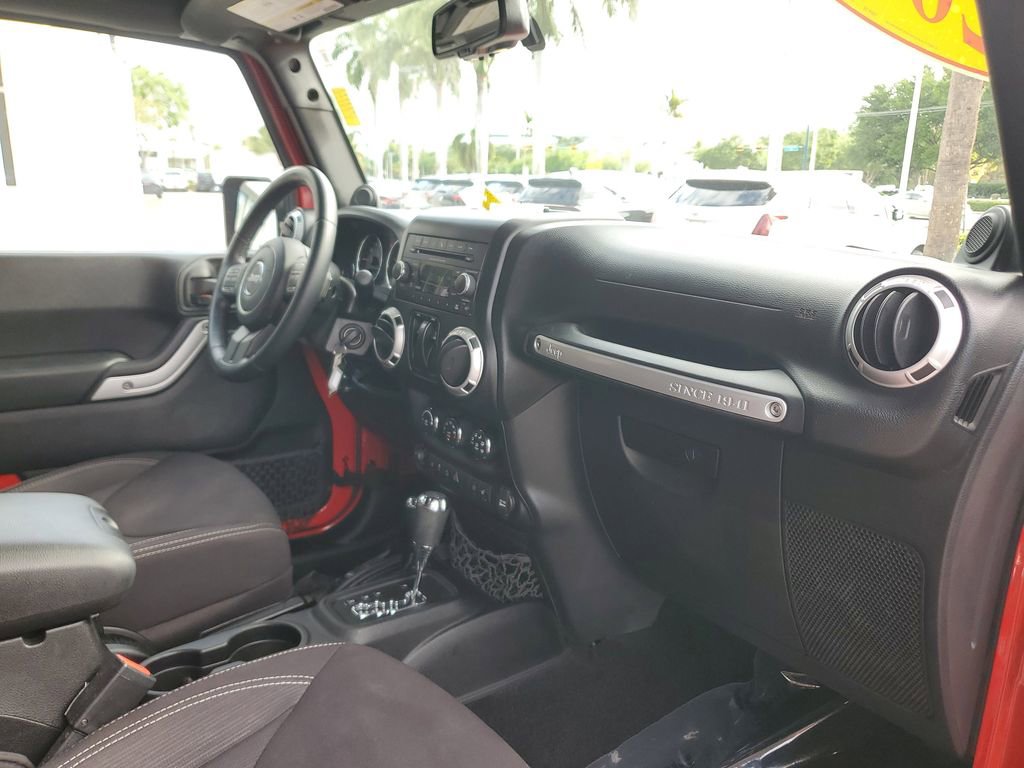 Used 2014 Jeep Wrangler Sahara w/ Connectivity Group image 23